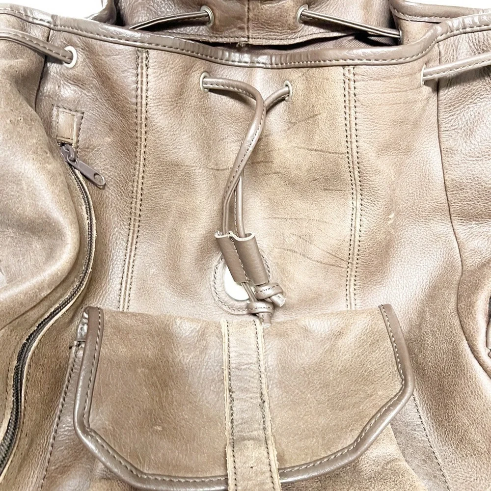 Vintage 90s Y2K Leather Multi Pocketed Buckle Closure School Style Backpack